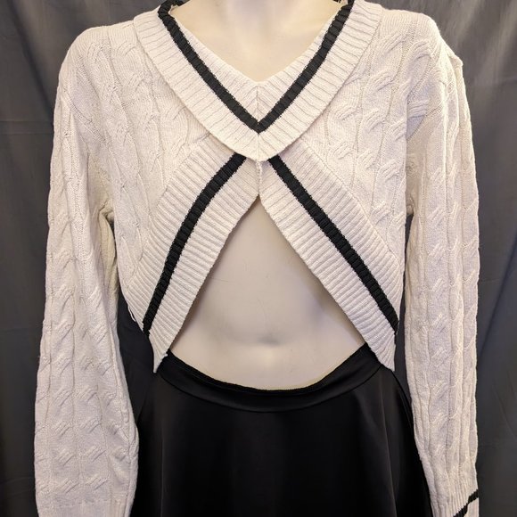 DAZY Black & White Cropped Sweater (size Large) - Picture 2 of 6